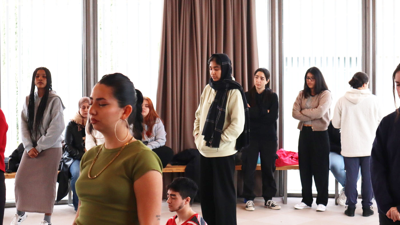 Acompanyament emocional-proj.joves Fundesplai Joves fent taller acompanyament emocional