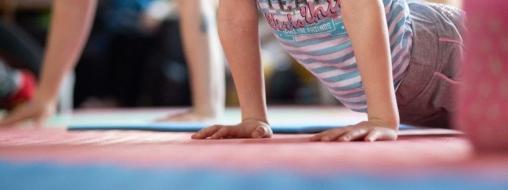 10 propuestas para hacer deporte con los niños en casa