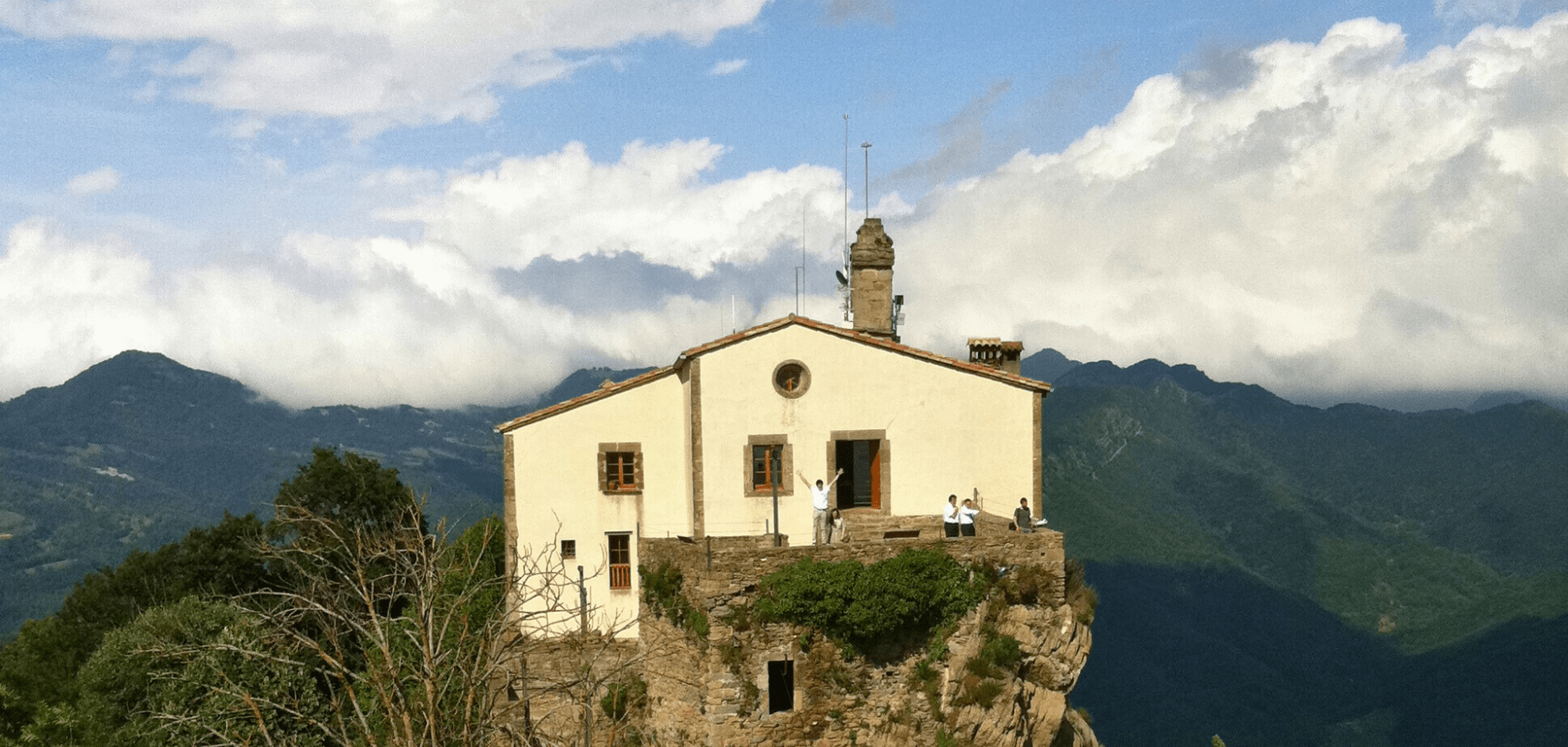 Descubre el santuario y la sierra de Bellmunt