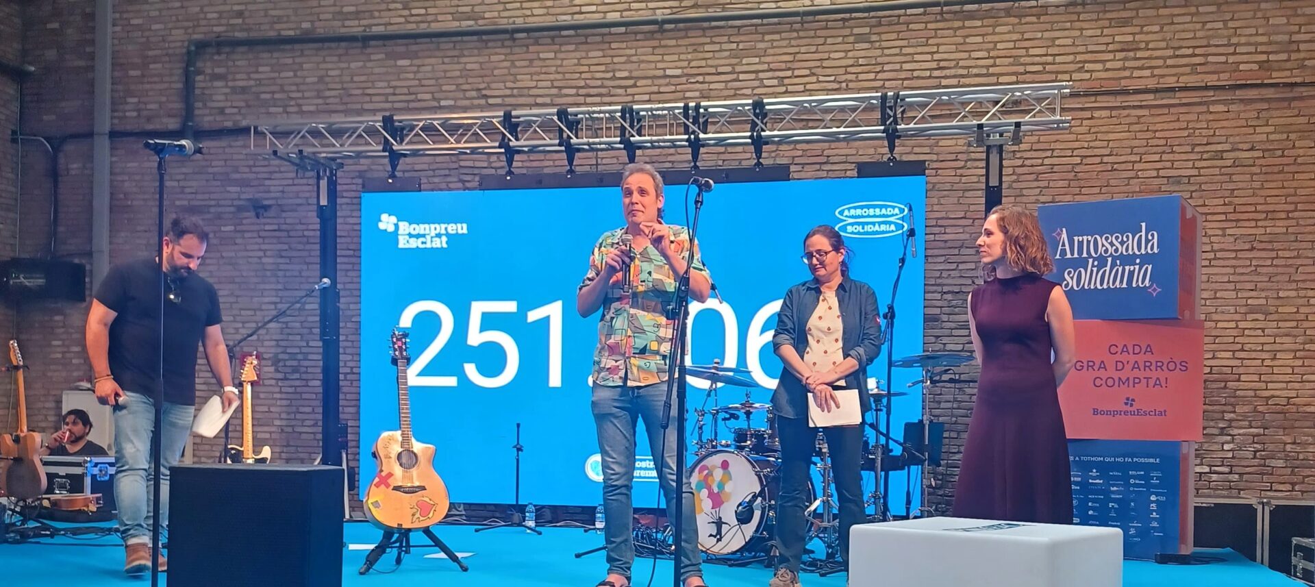 Fundesplai participa a l’Arrossada Solidària de Bon Preu per les beques del temps del migdia