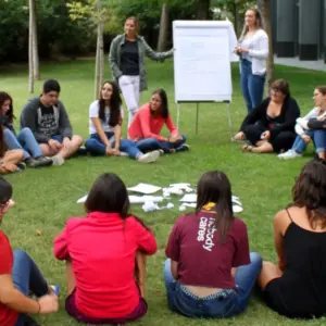 Quina és la feina de premonitora, monitora i directora de lleure?