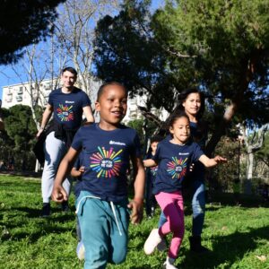 Un 12% más de becas para niños, niñas y jóvenes, y un 20% más de fondo en la campaña ‘Un verano para vivir’