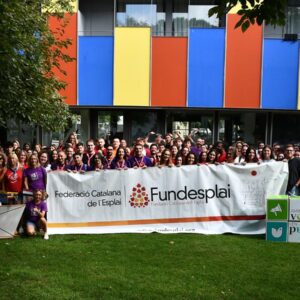 Monitoras y monitores educarán sobre la paz y valores democráticos a niños, niñsd y jóvenes de los centros de esplai de la Federació Catalana de l’Esplai