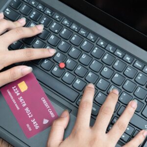 Evita que el banc bloquegi el compte de la teva entitat: què cal saber i com actuar