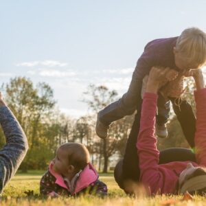 11 jocs d’exterior per jugar en família