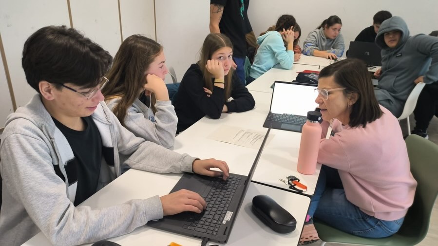 Encuentro de jóvenes de los esplais para abordar el bienestar emocional y la salud mental