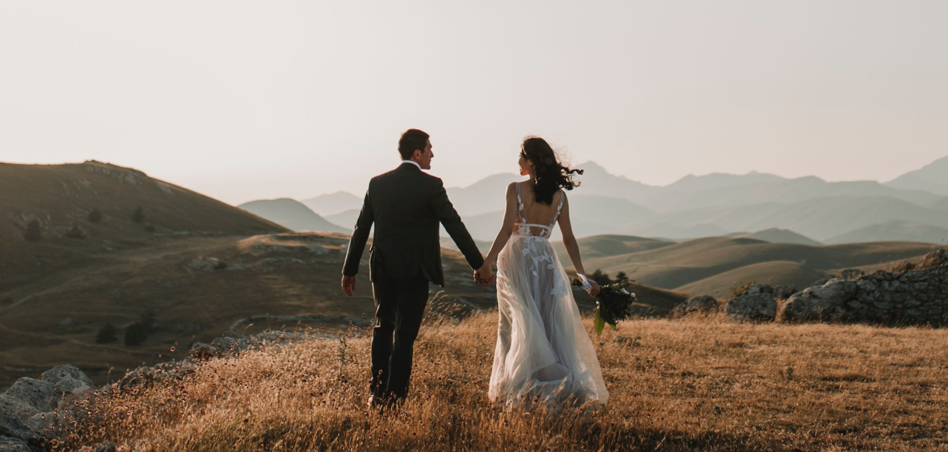 10 raons per fer un casament en una casa de colònies