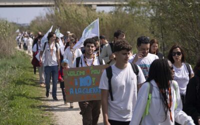 Más de 500 personas claman contra las guerras con la caminata popular Marcha por la Paz por el Baix Llobregat